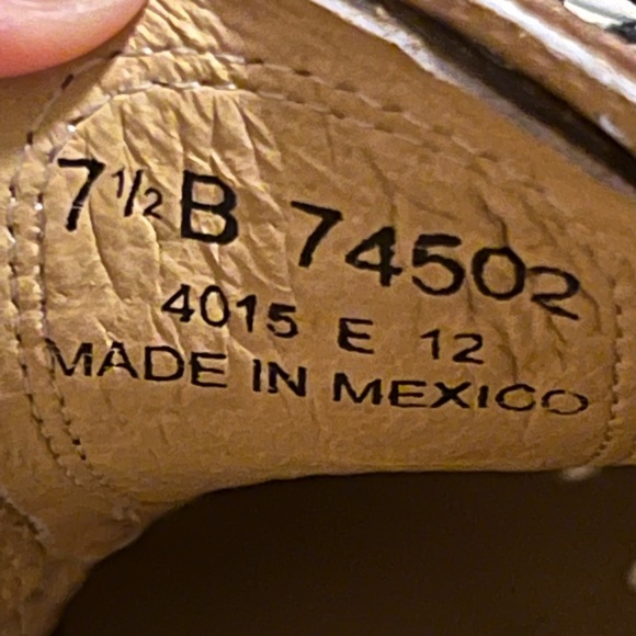 FRYE Maggie Leather Wingtip Perforated Oxfords Shoes womens Size 7.5 - Picture 4 of 5